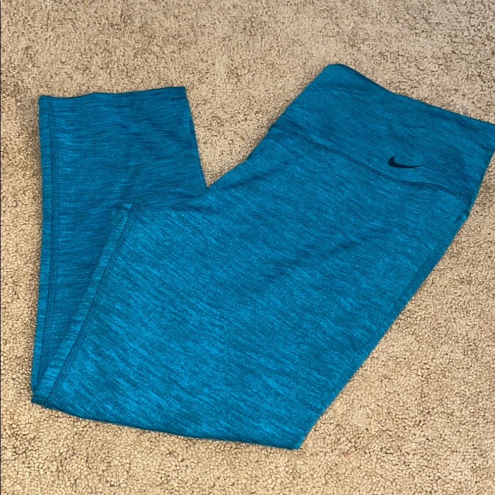 Nike Cropped Leggings